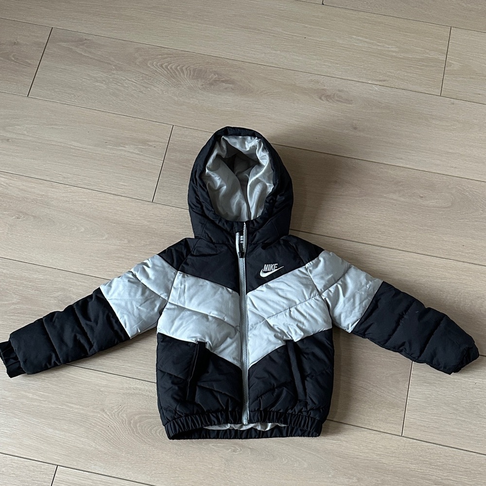 Nike Kids Black & Silver Chevron Hooded Puffer Jacket